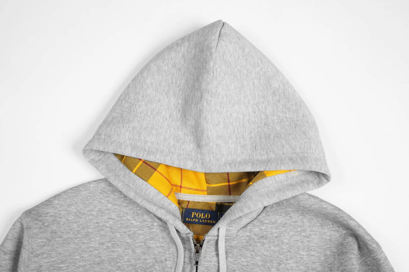 P270 White background picture [Popular item] Style number: 25104# Color: Navy blue/hemp gray/white Size: S to XL - Ralph Lauren/Ralph Lauren 2025AW Autumn and Winter bear series stacked topstitch design plaid lining hooded cardigan zipper sweatshirt - original workmanship consistent professional four-needle six-thread topstitch design✅ - face 370g double-sided cotton heavyweight fabric Contrast color yarn-dyed plaid inside ✅| - Highly restored customized brand zipper 0.8 pure cotton high-density hook and loop bonnet ✅ - RL limited design style Colorful bear logo precision embroidery Bright color contrasting plaid hood inside The upper body is colorful and distinguishes the classic style. Both men and women can easily control it. Simple and clean, versatile and can go wrong. Exposed topstitch 0.8 cm retro primary color hook and loop drawstring. Every detail is perfect.